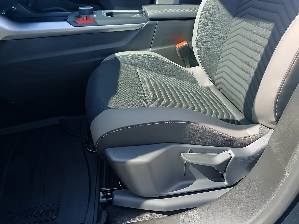 Used 2026 Jeep Compass 1st Edition Black - Interior and Exterior details 5