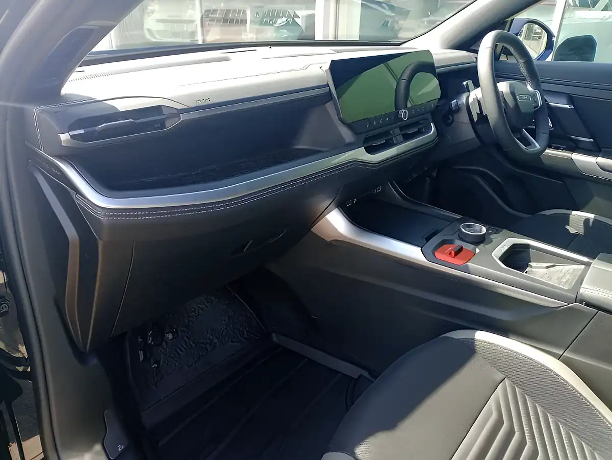 Used 2026 Jeep Compass 1st Edition Black - Interior and Exterior details 7