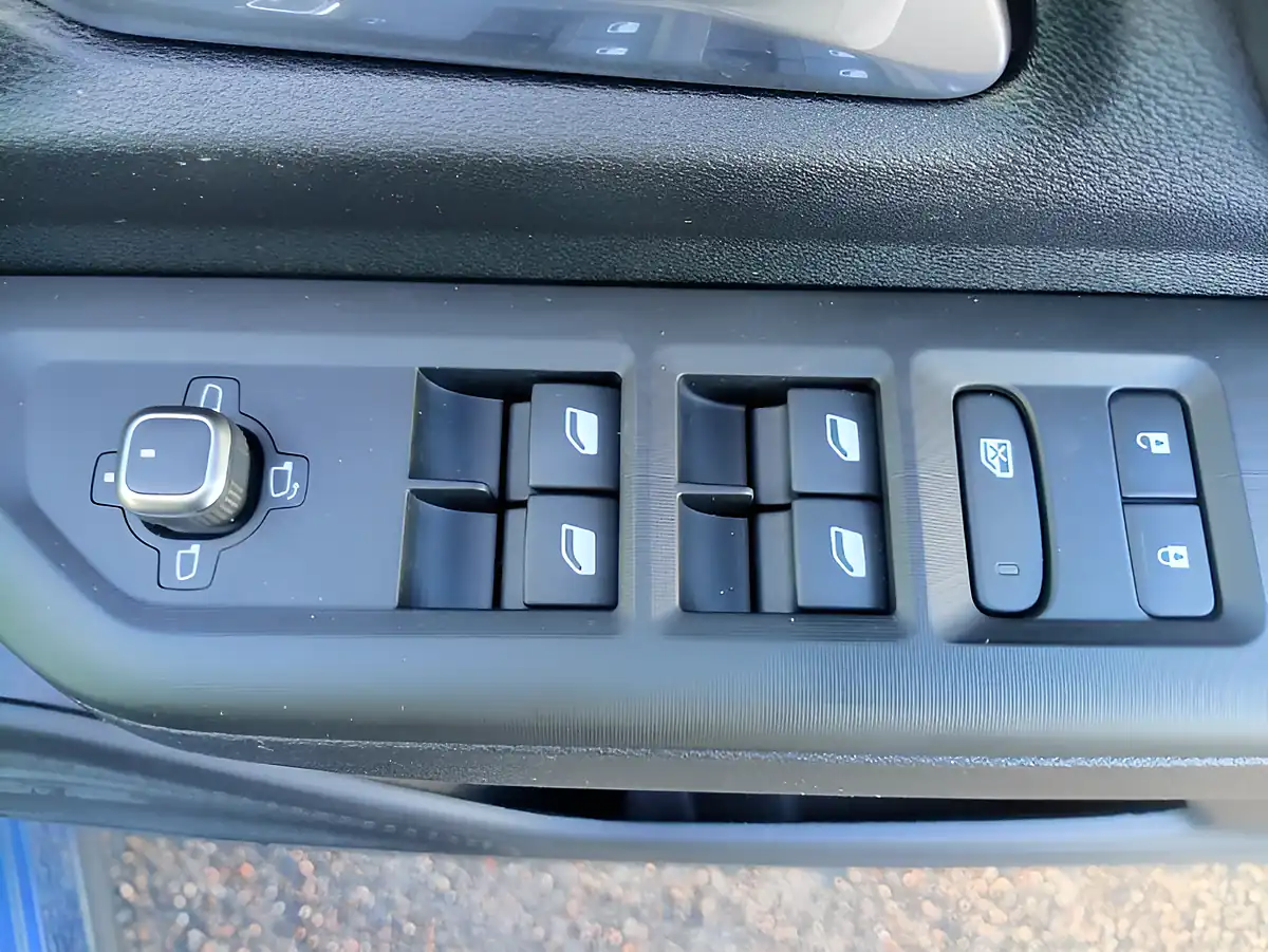Used 2026 Jeep Compass 1st Edition Blue - Interior and Exterior details 10