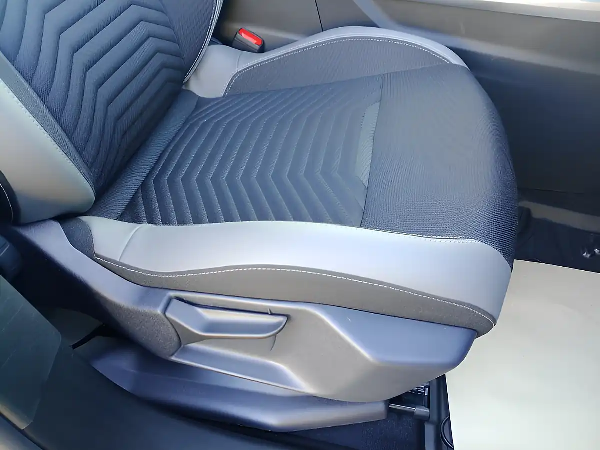 Used 2026 Jeep Compass 1st Edition Blue - Interior and Exterior details 7