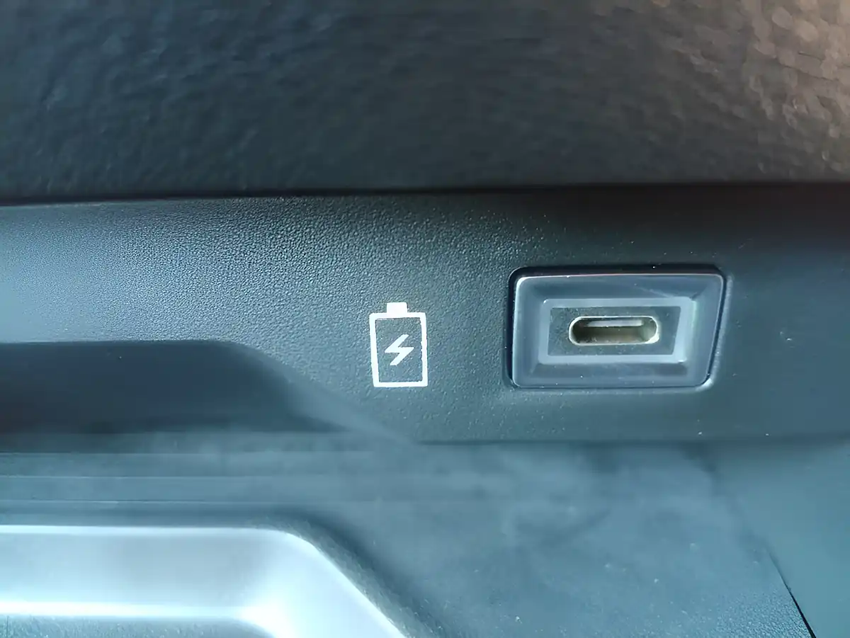 Used 2026 Jeep Compass 1st Edition Blue - Interior and Exterior details 15
