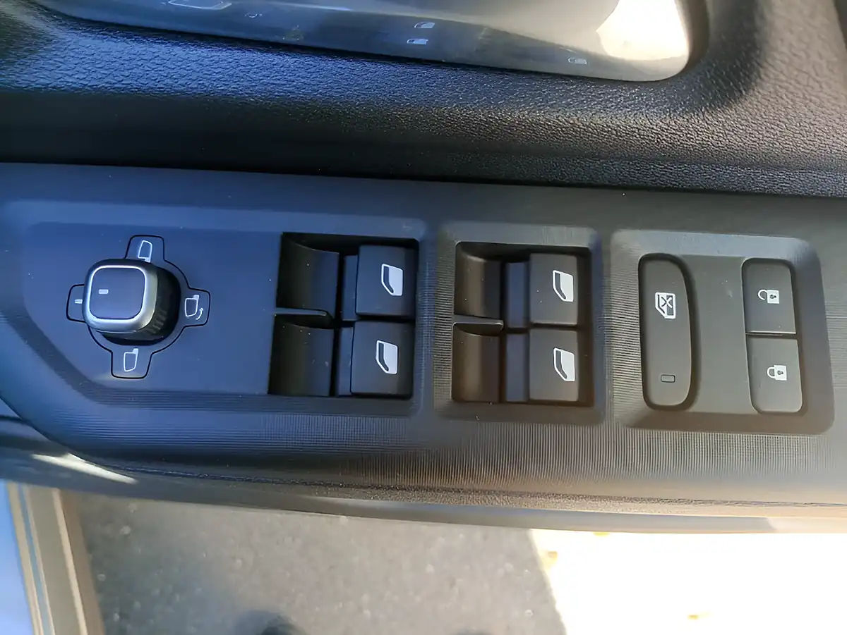 Used 2026 Jeep Compass 1st Edition Blue - Interior and Exterior details 18