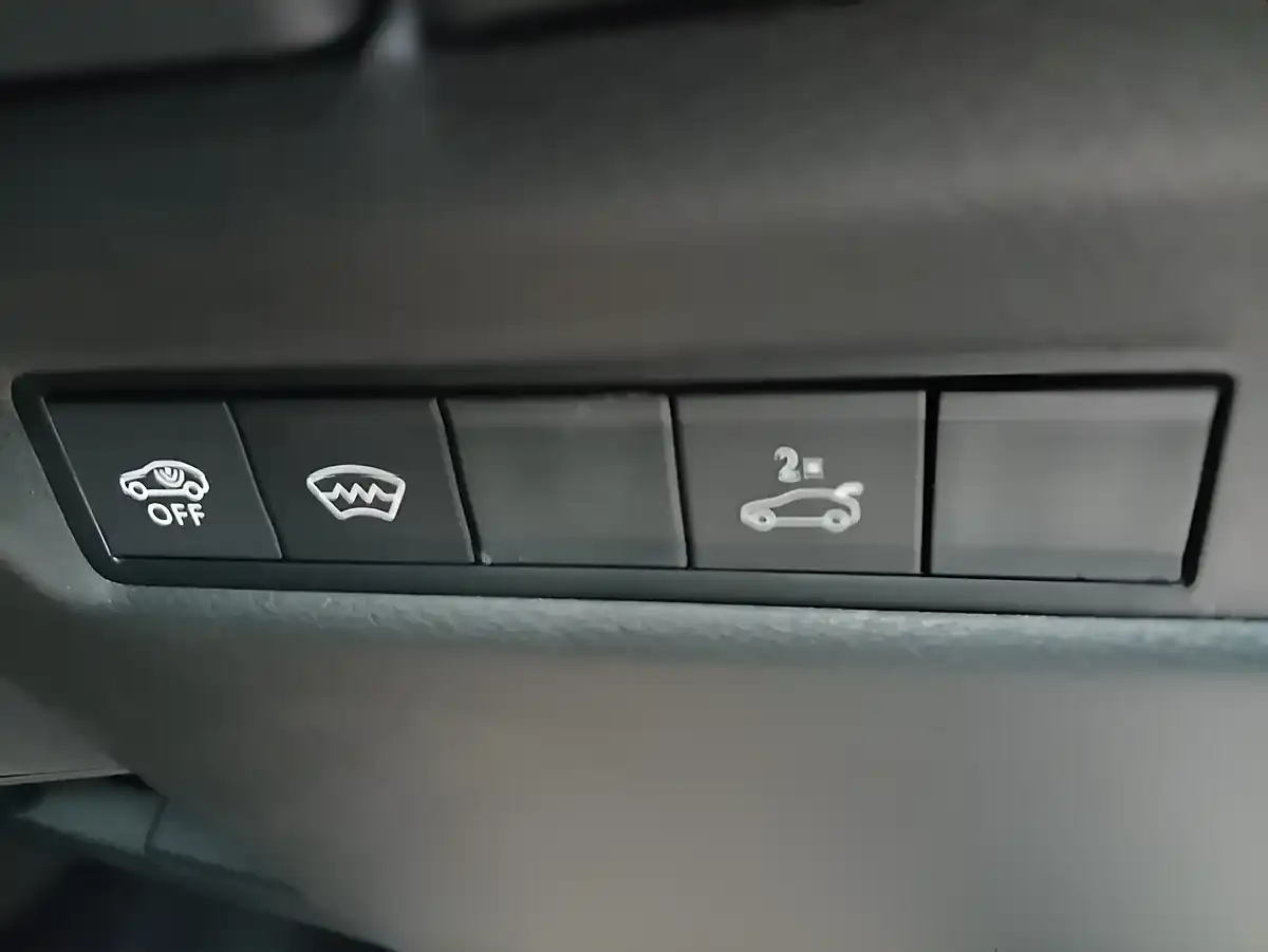 Used 2026 Jeep Compass 1st Edition Blue - Interior and Exterior details 12