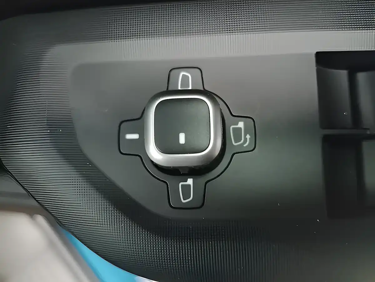 Used 2026 Jeep Compass 1st Edition Blue - Interior and Exterior details 14