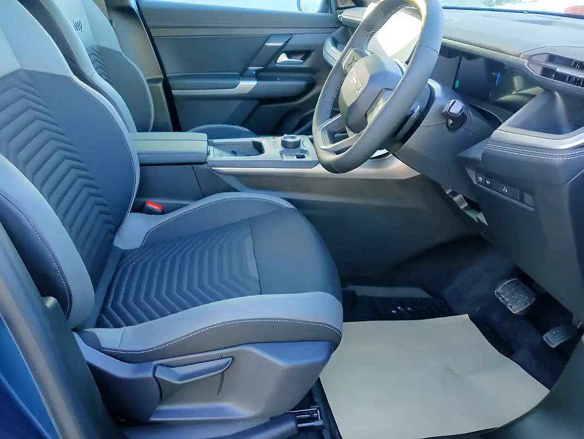 Used 2026 Jeep Compass 1st Edition Blue - Interior and Exterior details 11
