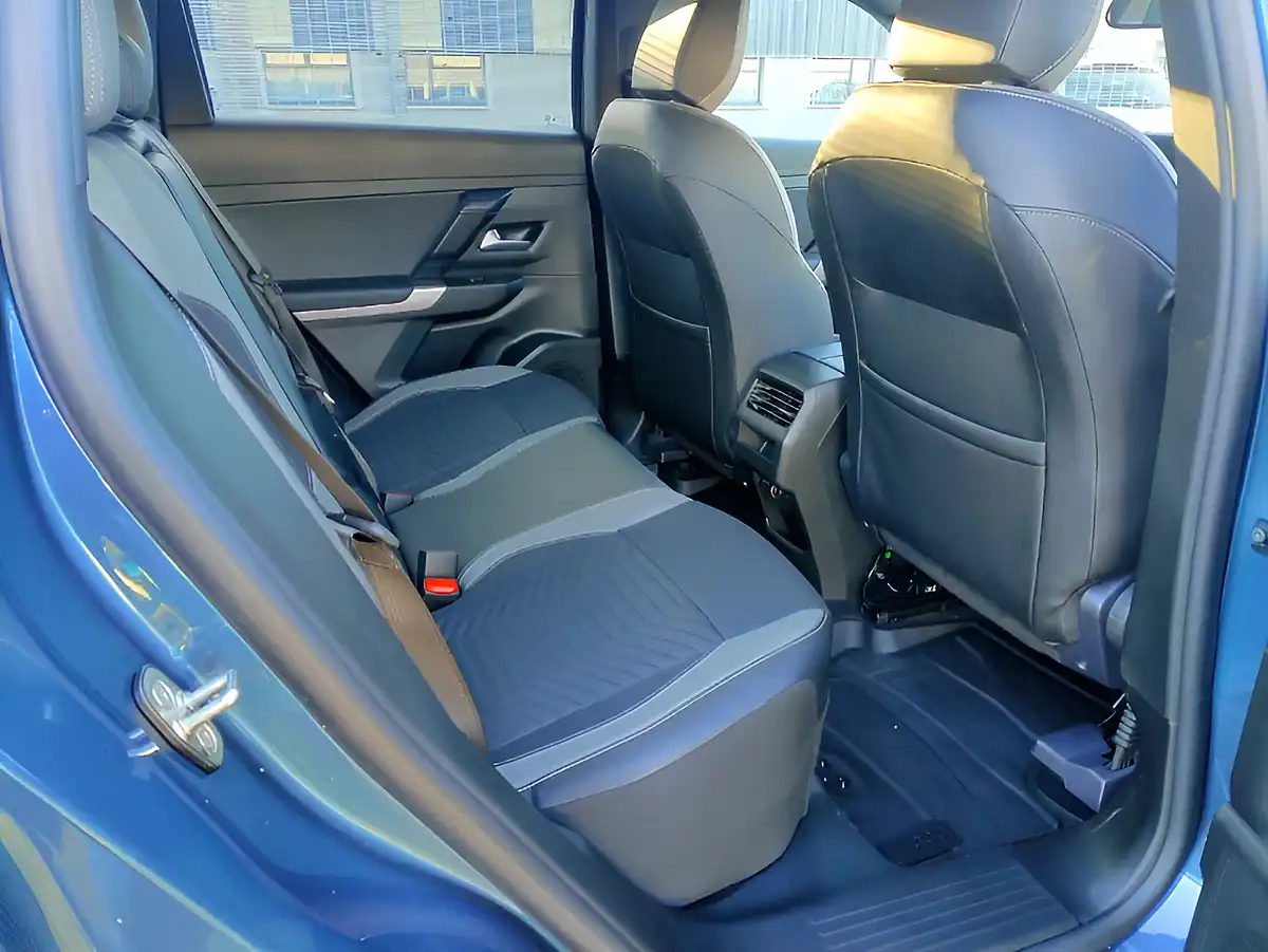 Used 2026 Jeep Compass 1st Edition Blue - Interior and Exterior details 12