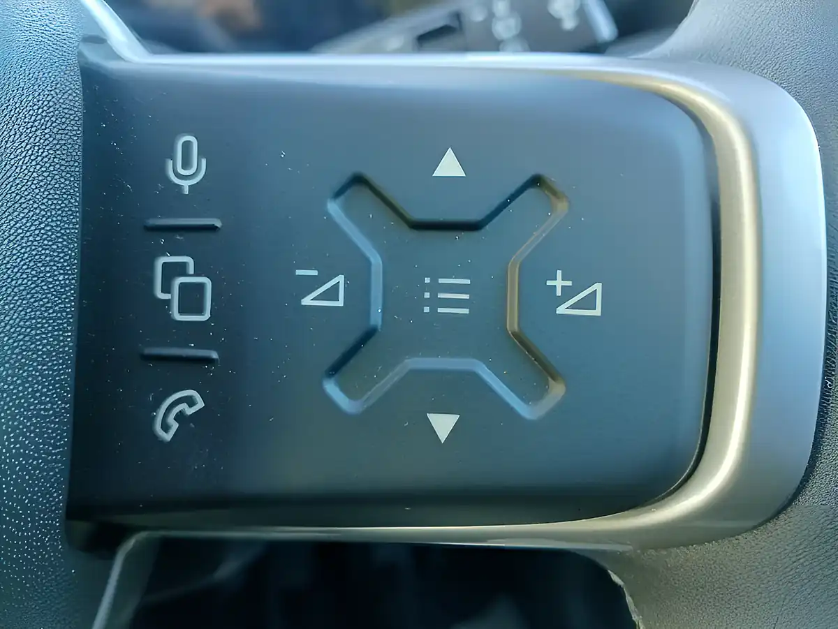 Used 2026 Jeep Compass 1st Edition Blue - Interior and Exterior details 13