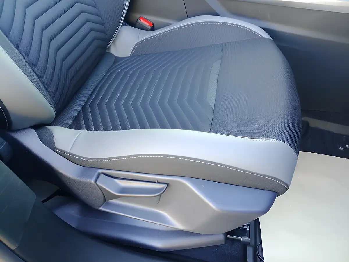 Used 2026 Jeep Compass 1st Edition Blue - Interior and Exterior details 7