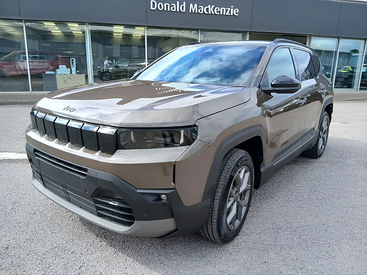 Used 2026 Jeep Compass 1st Edition Brown - Front View