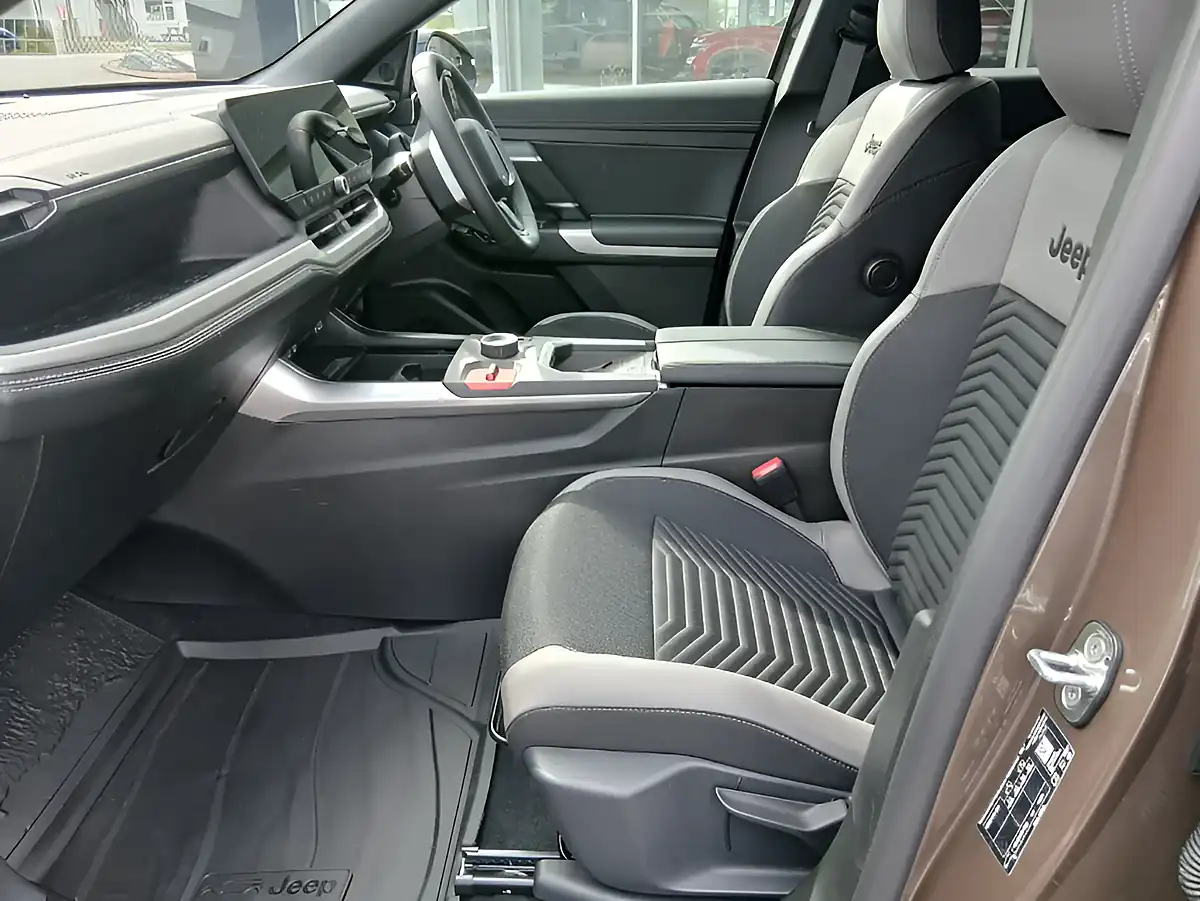Used 2026 Jeep Compass 1st Edition Brown - Interior and Exterior details 10