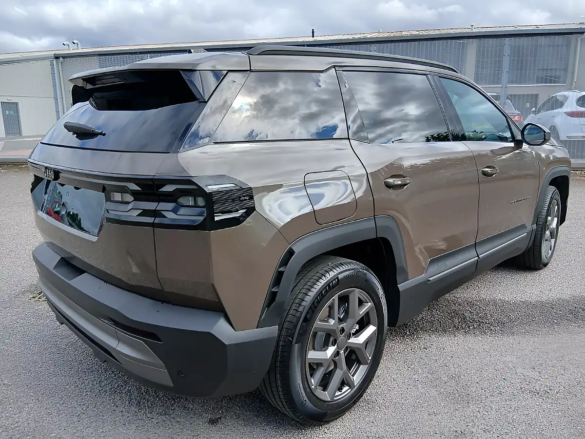 Used 2026 Jeep Compass 1st Edition Brown - Interior and Exterior details 3