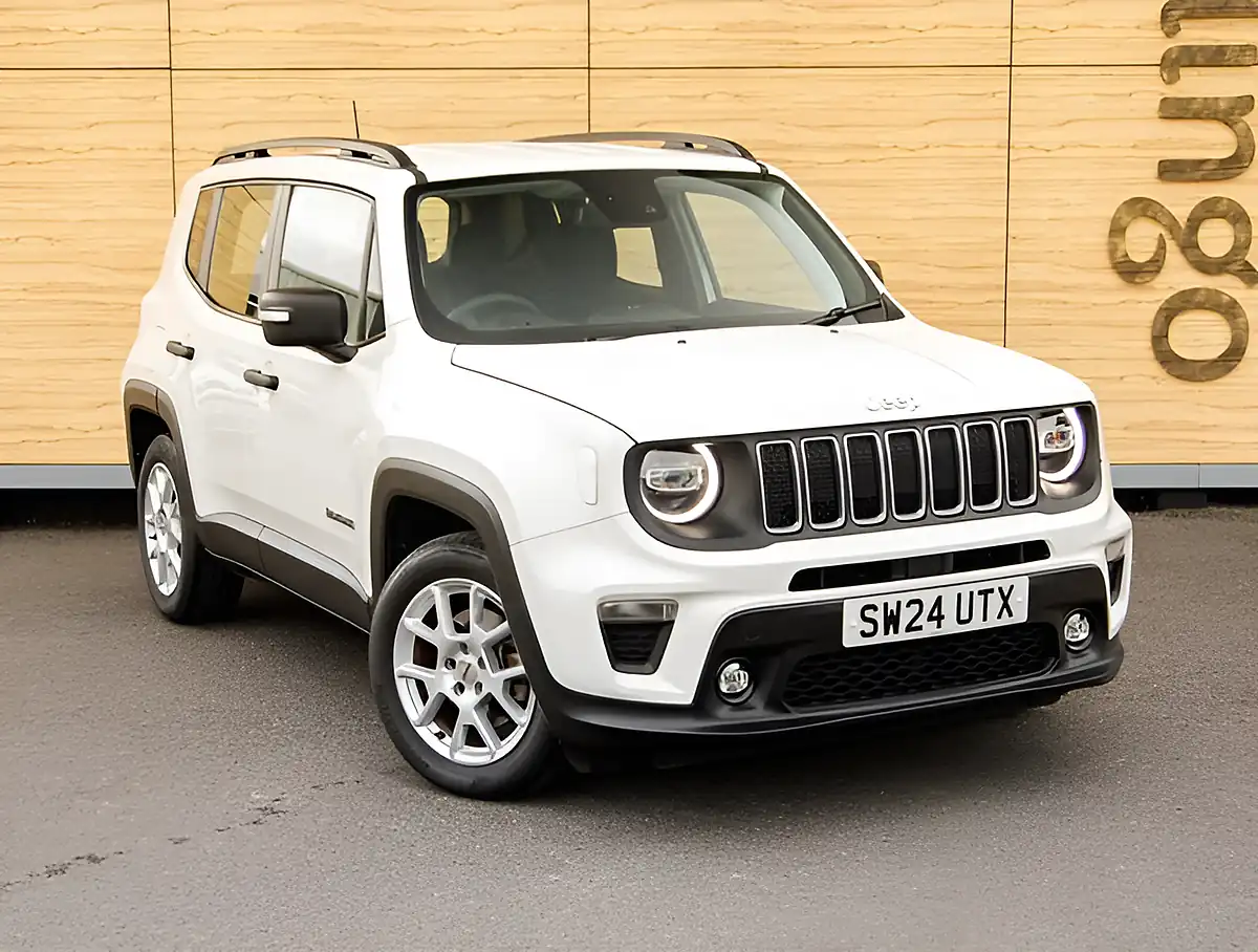 Used 2026 Jeep Renegade Altitude Alpine White - Front View