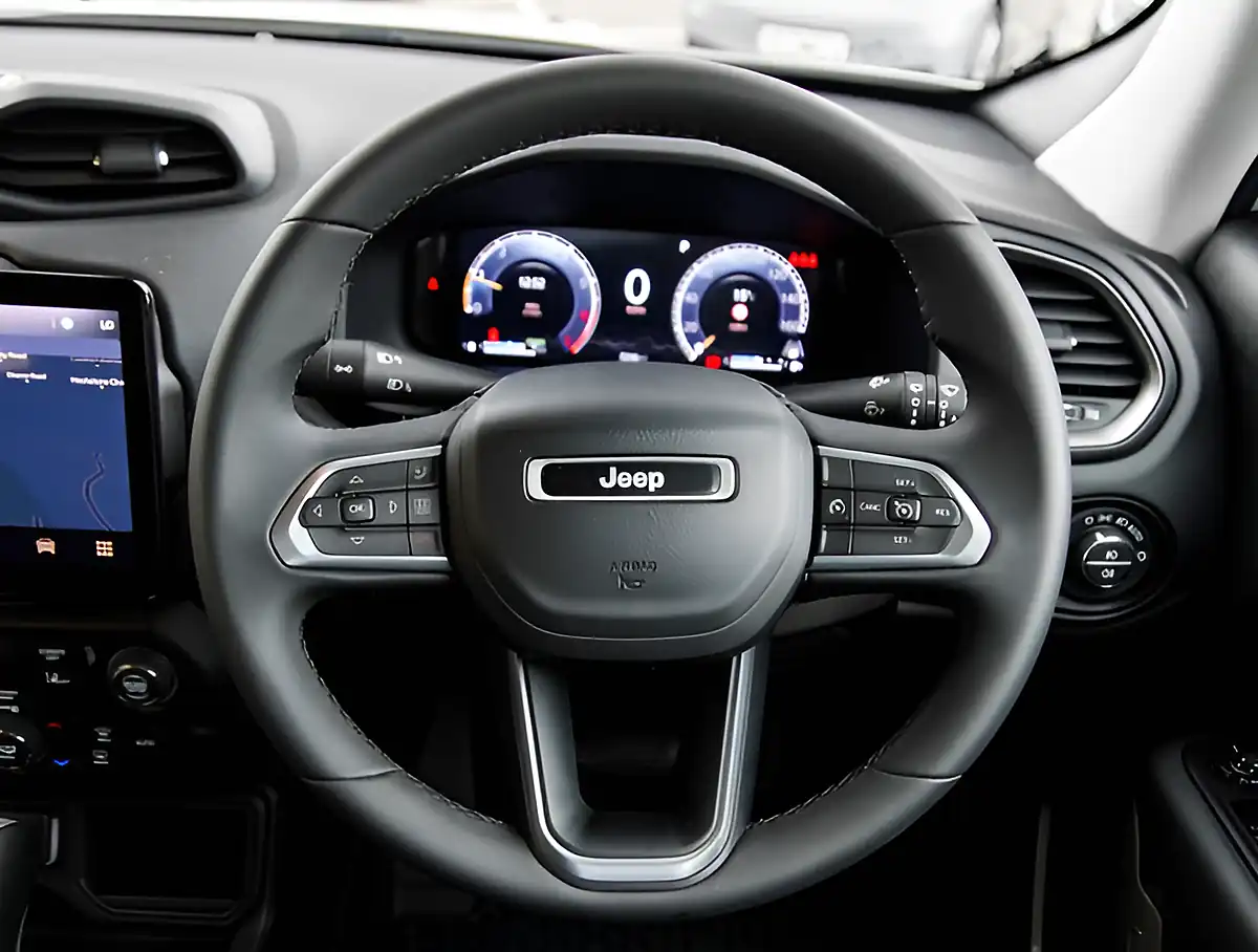Used 2026 Jeep Renegade Altitude Alpine White - Interior and Exterior details 11