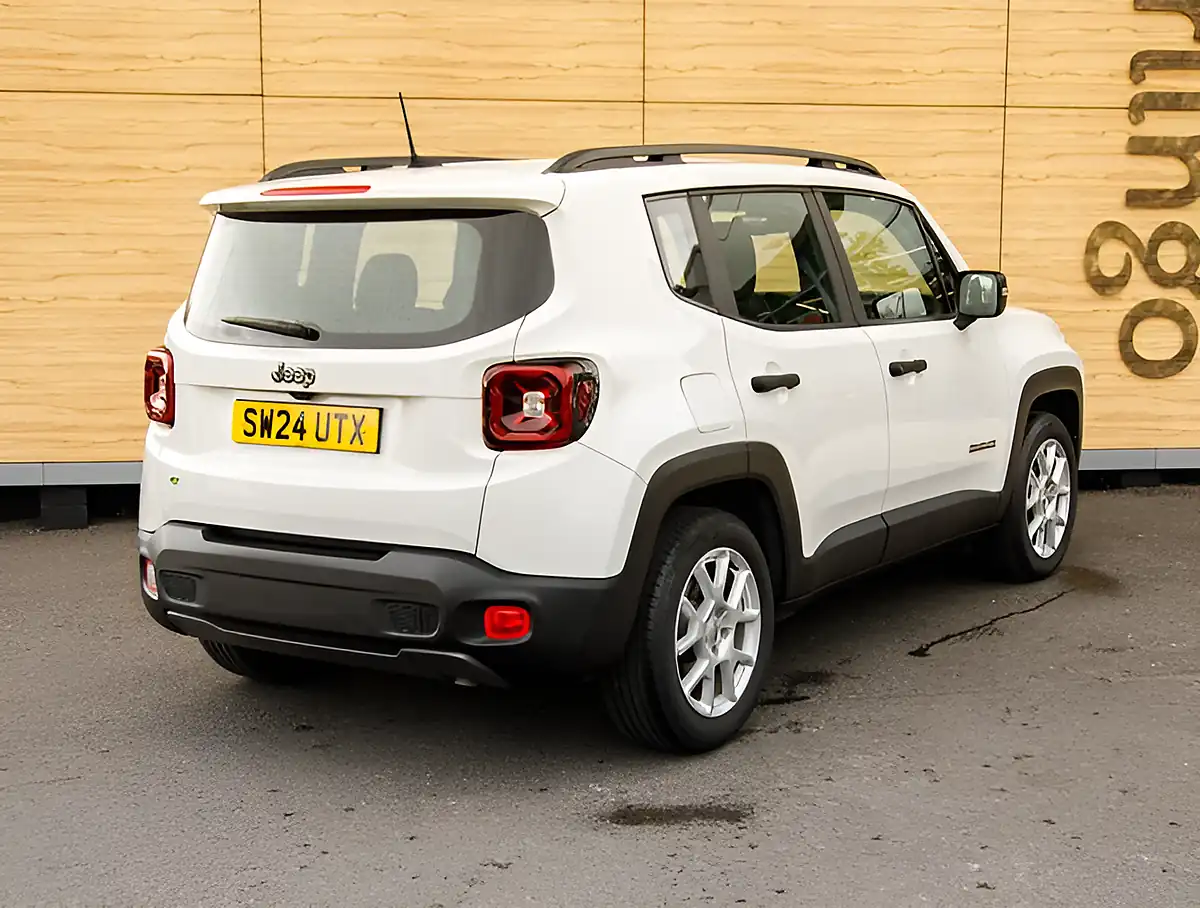 Used 2026 Jeep Renegade Altitude Alpine White - Interior and Exterior details 2