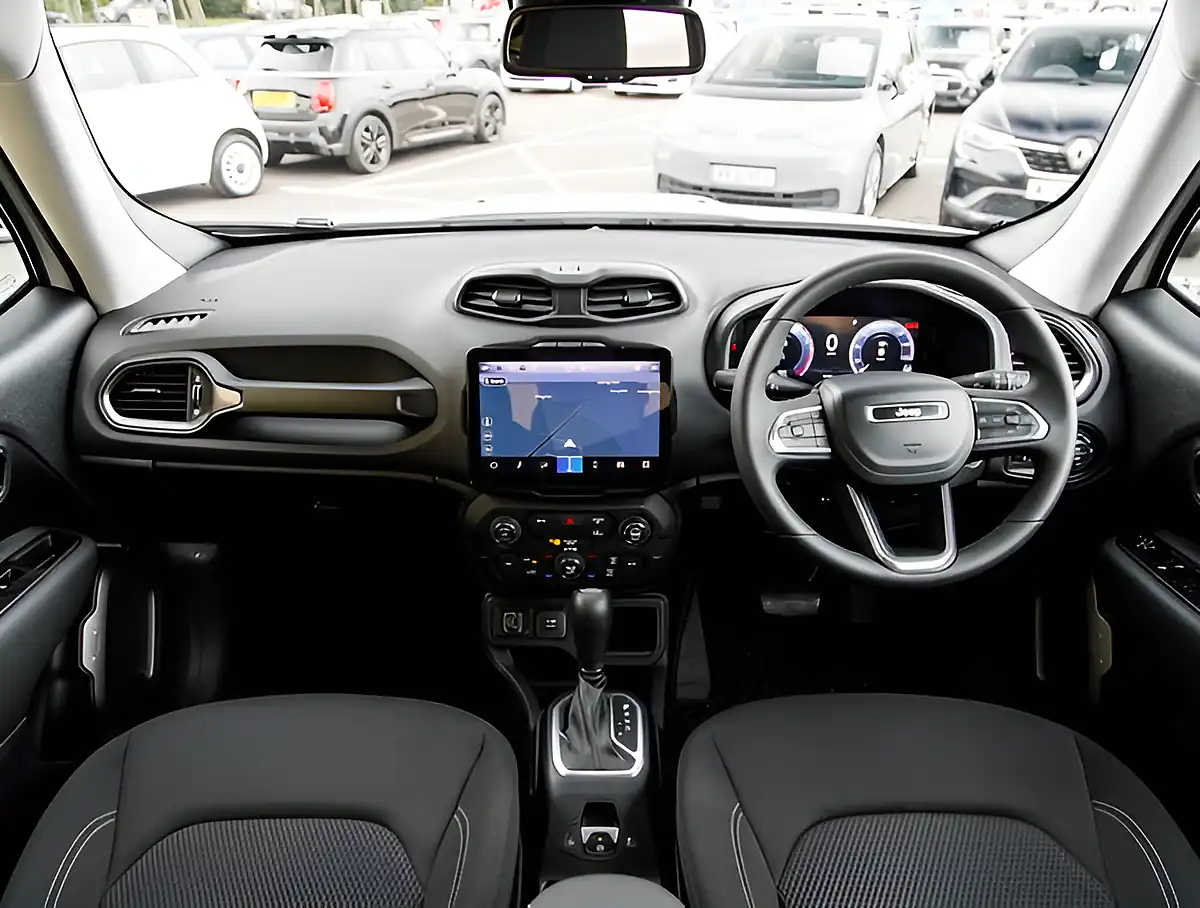Used 2026 Jeep Renegade Altitude Alpine White - Interior and Exterior details 3