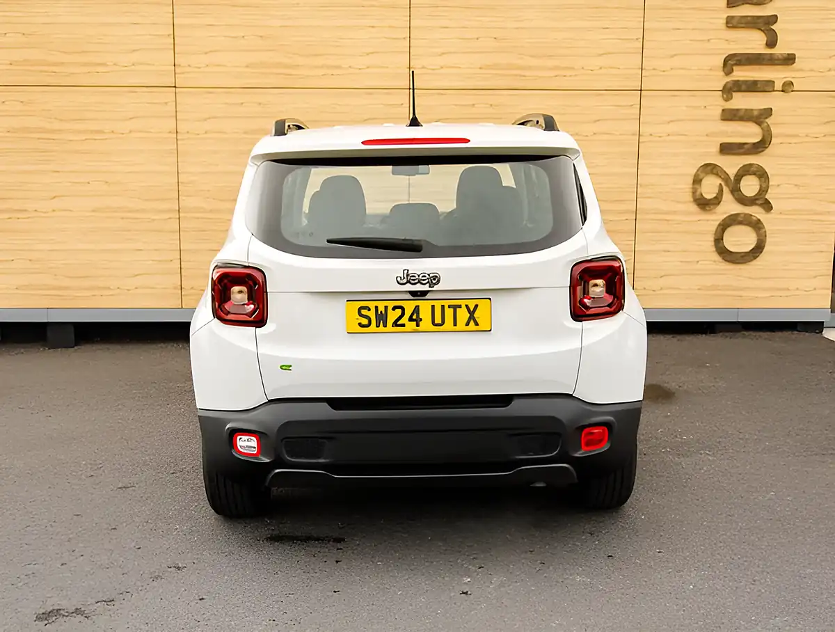 Used 2026 Jeep Renegade Altitude Alpine White - Interior and Exterior details 6