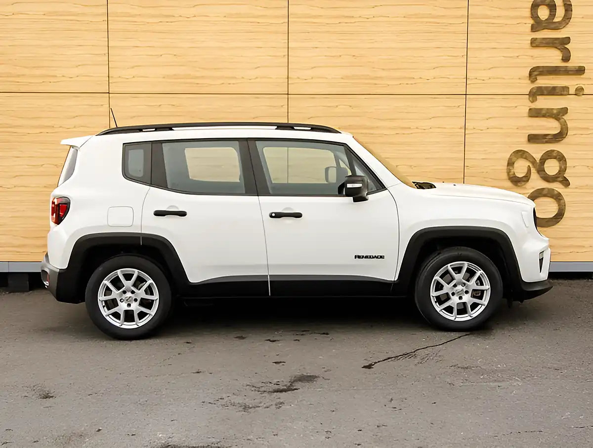 Used 2026 Jeep Renegade Altitude Alpine White - Interior and Exterior details 8