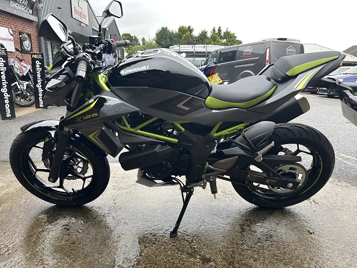 Used 2026 Kawasaki Z125 Br Grey - Interior and Exterior details 2