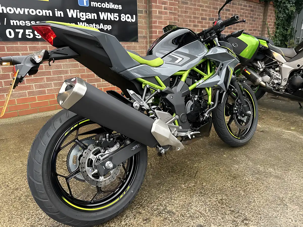Used 2026 Kawasaki Z125 Br Grey - Interior and Exterior details 4