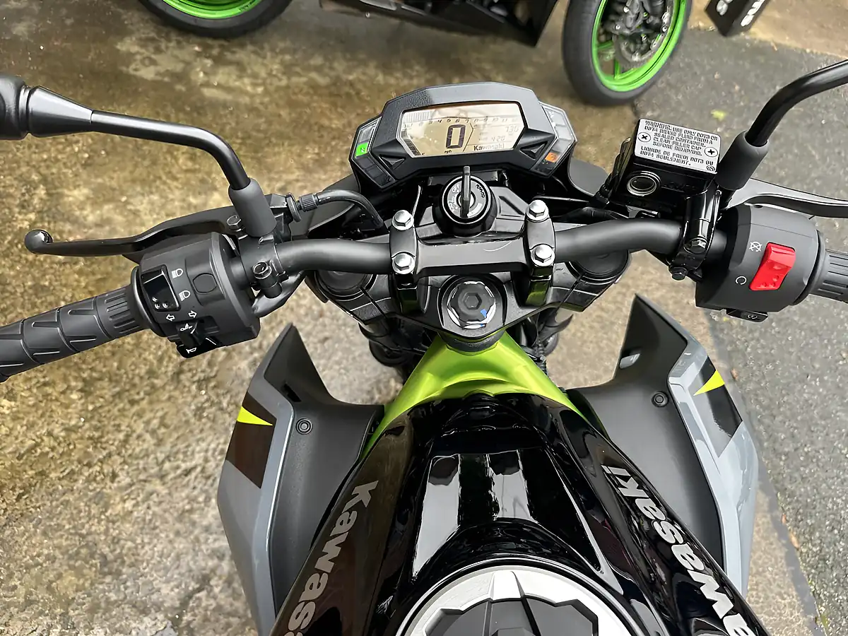 Used 2026 Kawasaki Z125 Br Grey - Interior and Exterior details 8