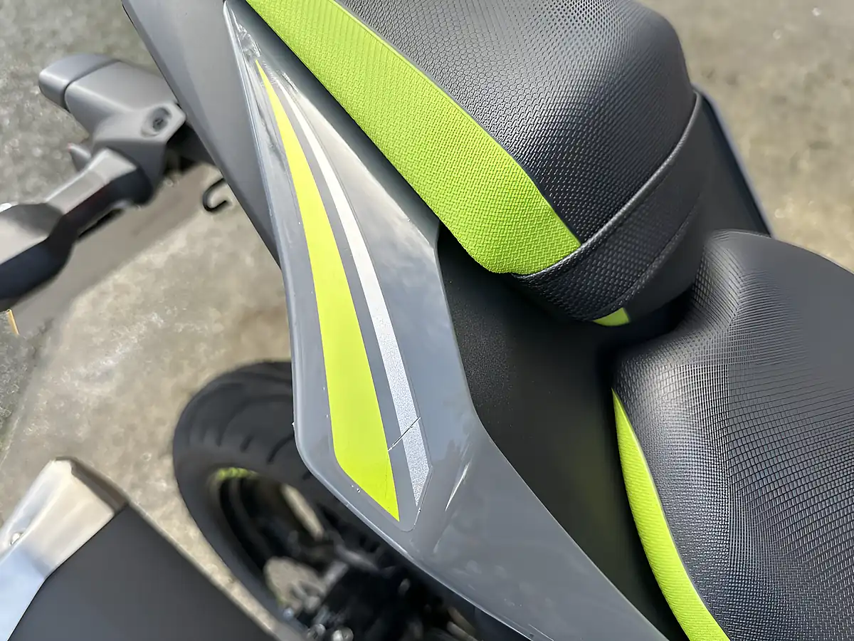 Used 2026 Kawasaki Z125 BR125MTFAN Grey - Interior and Exterior details 4