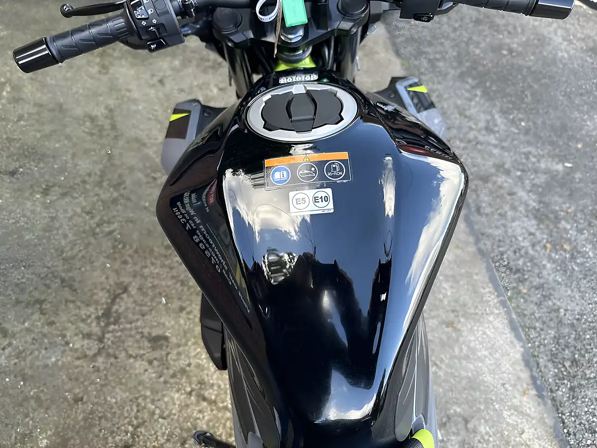 Used 2026 Kawasaki Z125 Ex-Krts Grey - Interior and Exterior details 14