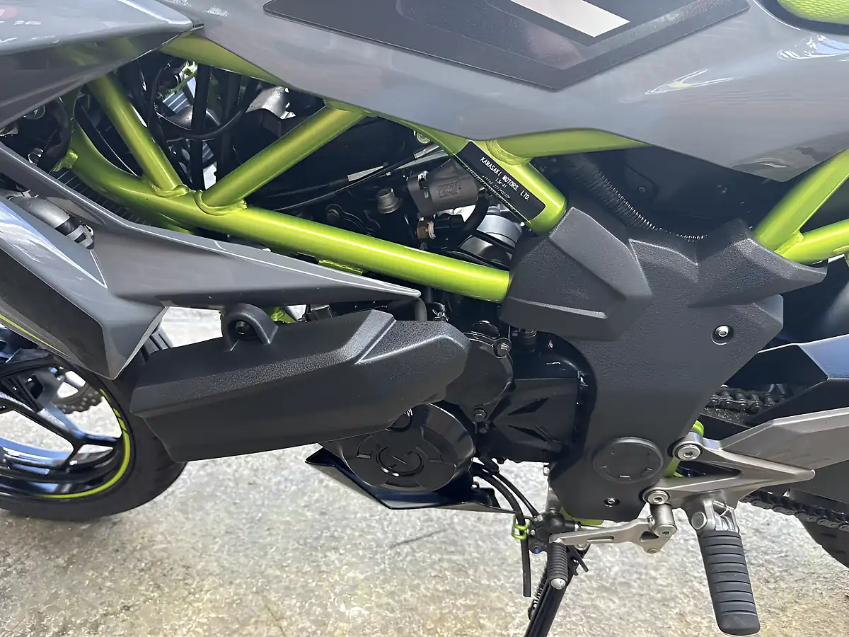 Used 2026 Kawasaki Z125 Ex-Krts Grey - Interior and Exterior details 15
