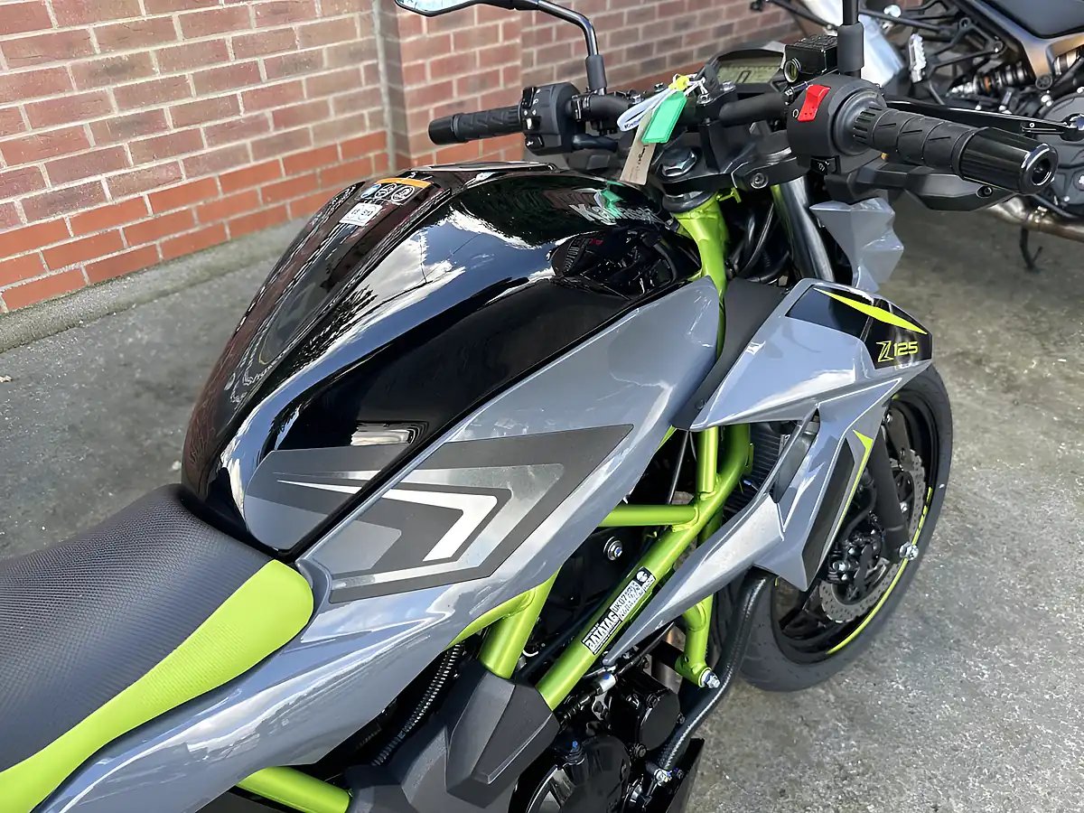 Used 2026 Kawasaki Z125 Ex-Krts Grey - Interior and Exterior details 6