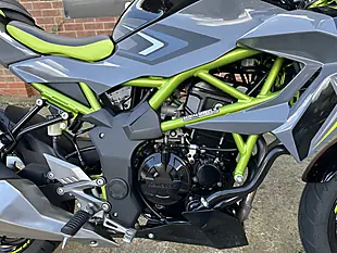 Used 2026 Kawasaki Z125 Ex-Krts Grey - Interior and Exterior details 7