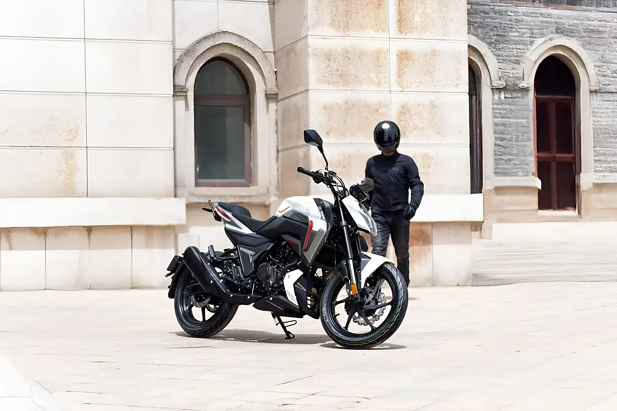 Used 2026 Keeway Morbidelli F125 White - Interior and Exterior details 11
