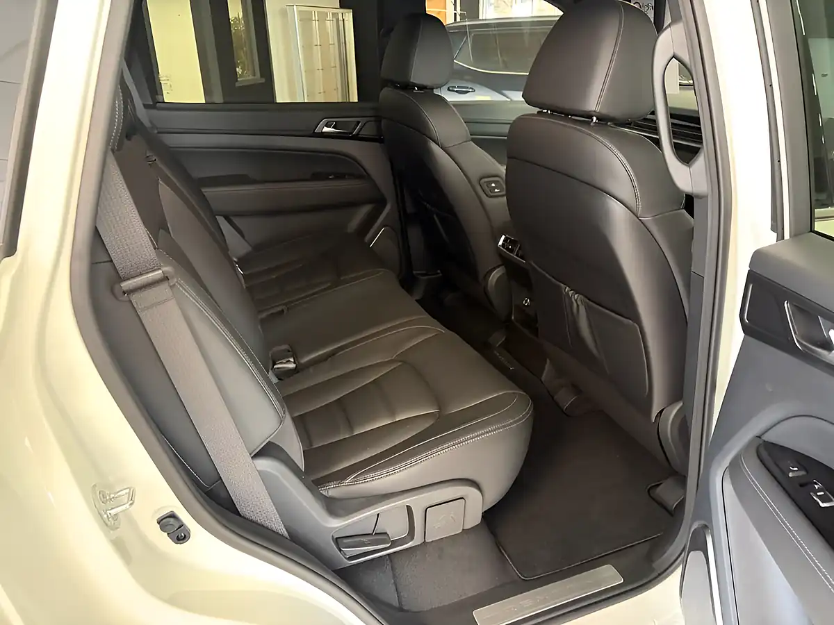 Used 2026 KGM Rexton K30 White - Interior and Exterior details 13