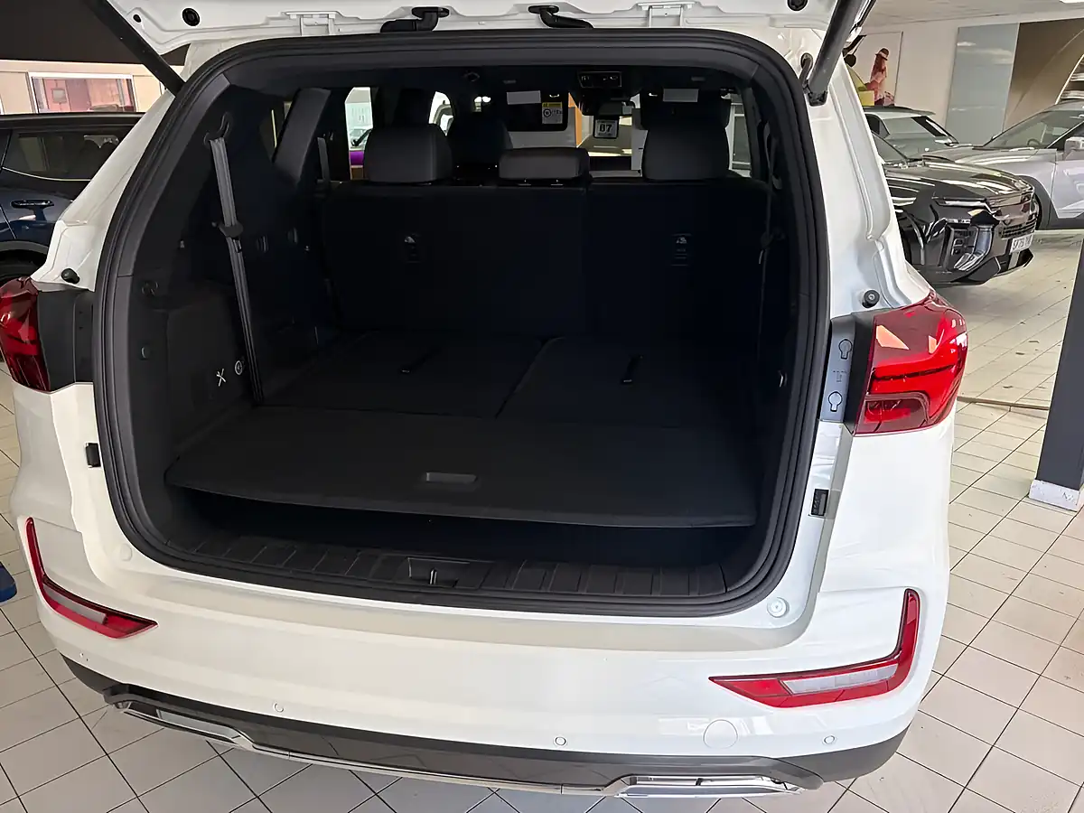 Used 2026 KGM Rexton K30 White - Interior and Exterior details 9