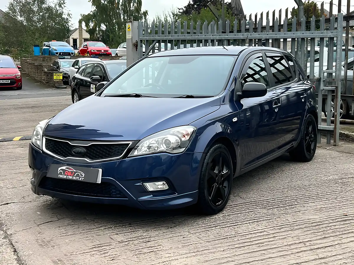 Used 2026 Kia Ceed 3 Blue - Interior and Exterior details 3