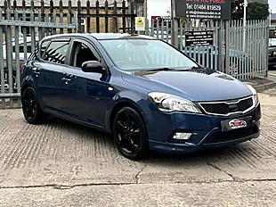 Used 2026 Kia Ceed 3 Blue - Interior and Exterior details 4