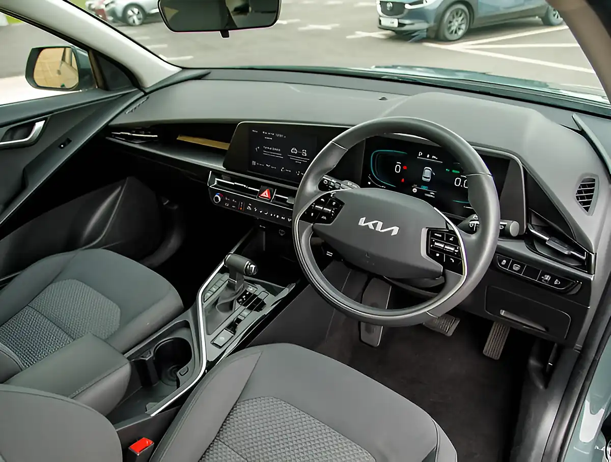 Used 2026 Kia Niro 2 Green - Interior and Exterior details 4