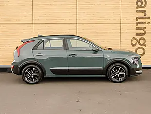 Used 2026 Kia Niro 2 Green - Interior and Exterior details 8