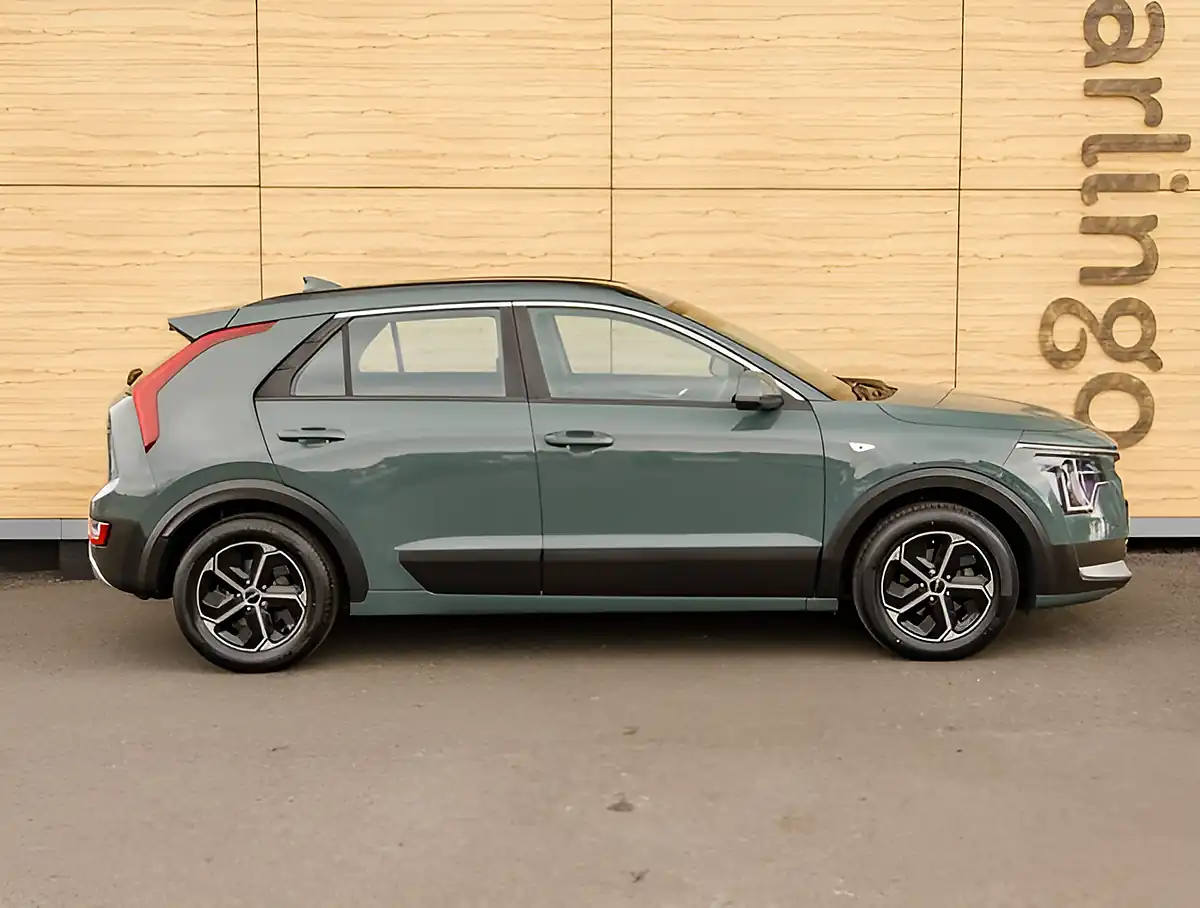 Used 2026 Kia Niro 2 Green - Interior and Exterior details 8