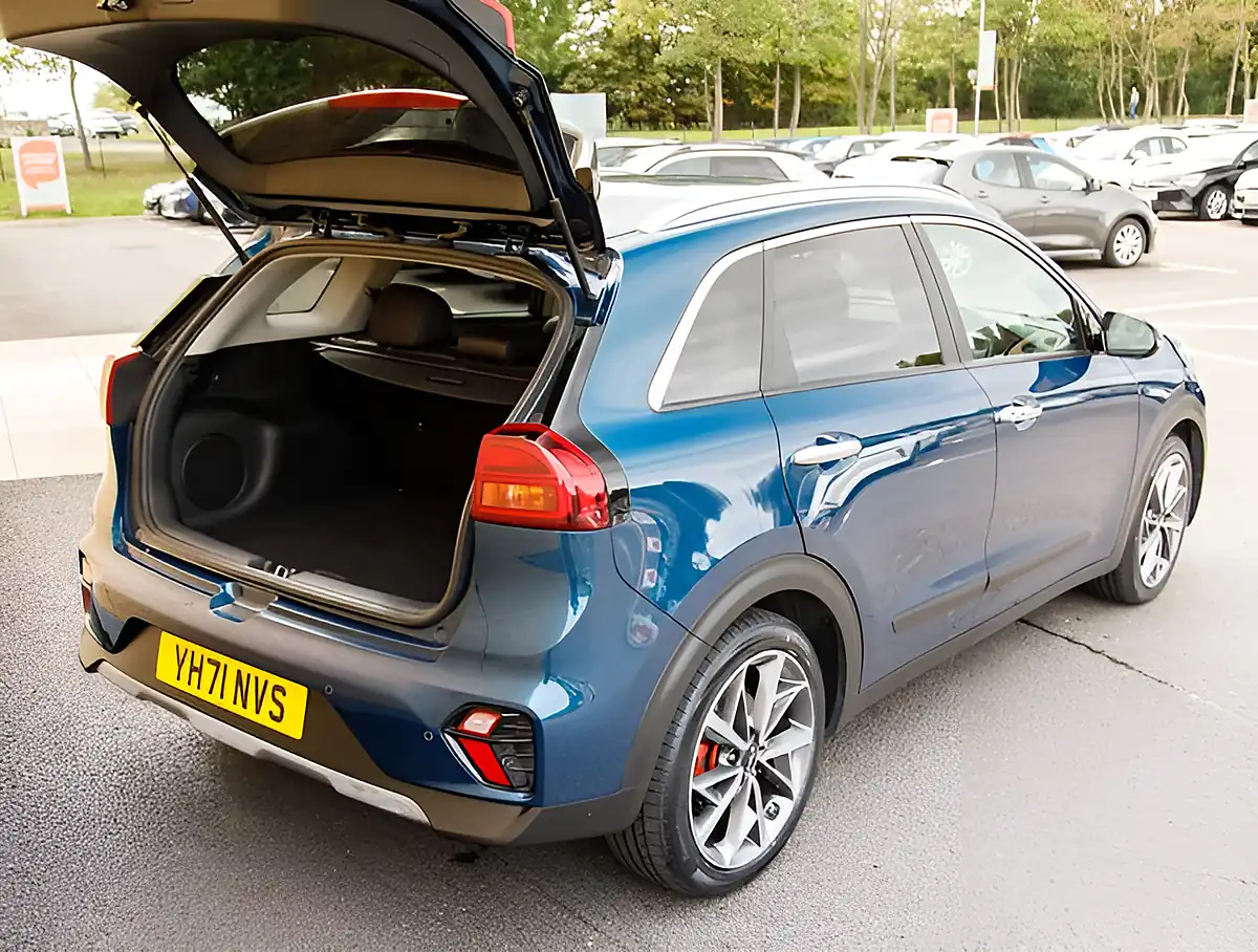 Used 2026 Kia Niro 4 Blue - Interior and Exterior details 20
