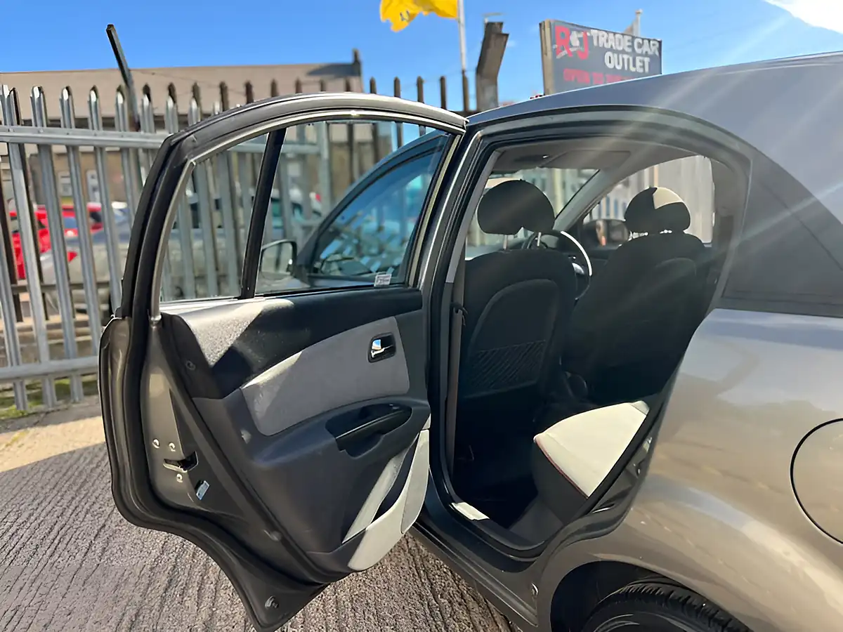 Used 2026 Kia Rio Graphite Silver - Interior and Exterior details 18