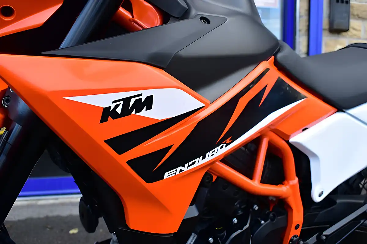 Used 2026 Ktm 125 Enduro R Dual Sport Orange - Interior and Exterior details 12