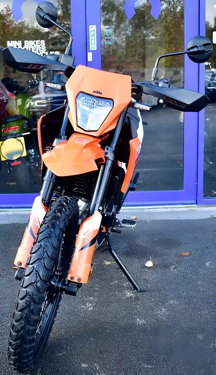 Used 2026 Ktm 125 Enduro R Dual Sport Orange - Interior and Exterior details 3