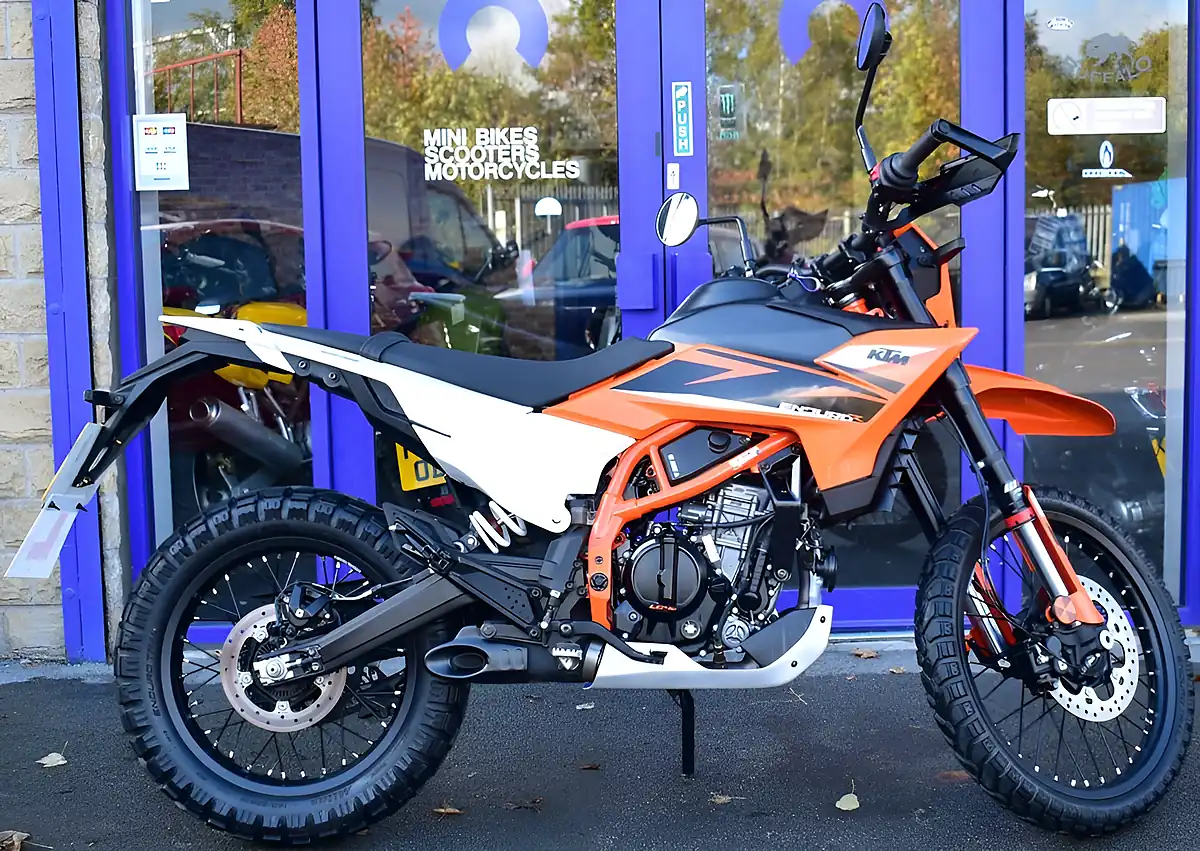 Used 2026 Ktm 125 Enduro R Dual Sport Orange - Interior and Exterior details 5