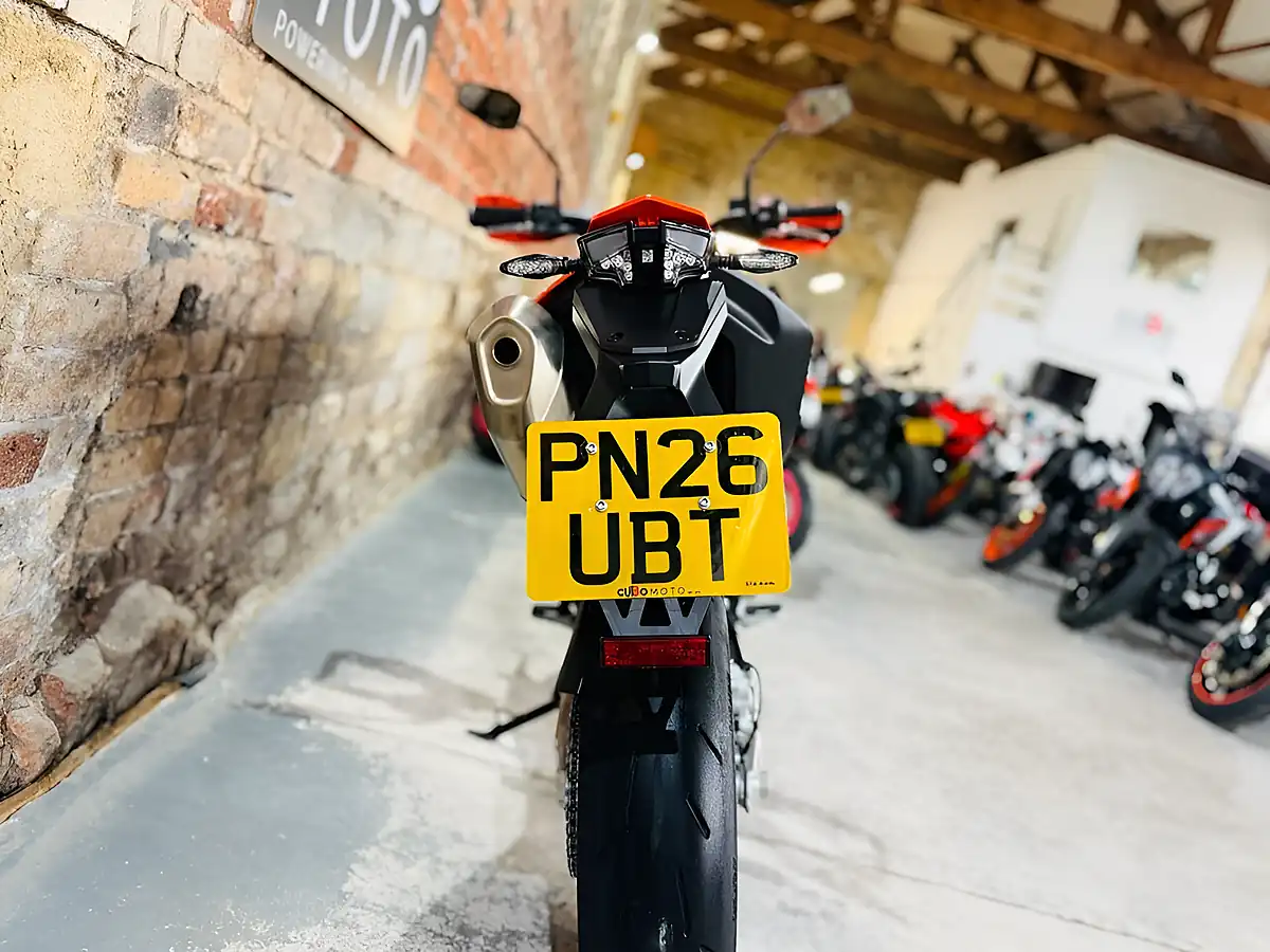 Used 2026 Ktm 690 Smc R Full Tech Pack Orange - Interior and Exterior details 18