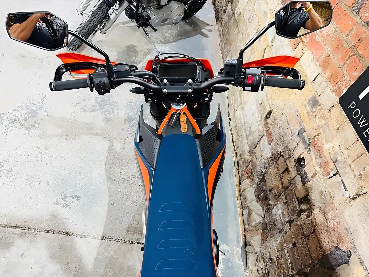 Used 2026 Ktm 690 Smc R Full Tech Pack Orange - Interior and Exterior details 20