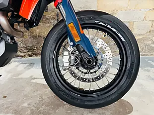 Used 2026 Ktm 690 Smc R Full Tech Pack Orange - Interior and Exterior details 5