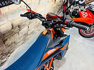 Used 2026 Ktm 690 Smc R Full Tech Pack Orange - Interior and Exterior details 8