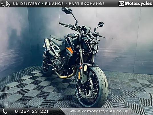 2026 KTM 790 Duke 27