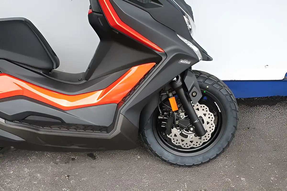 Used 2026 Kymco DTX360 Adventure Green/Grey - Interior and Exterior details 11