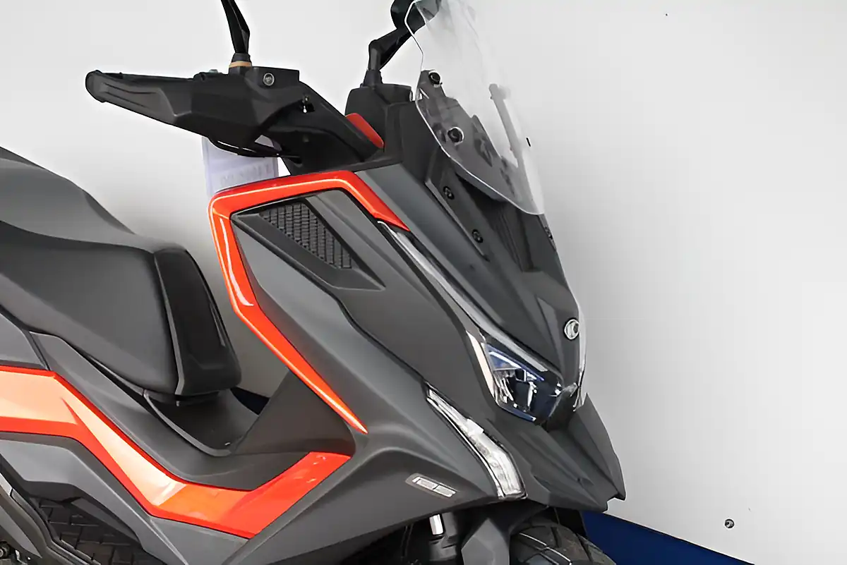 Used 2026 Kymco DTX360 Adventure Green/Grey - Interior and Exterior details 14