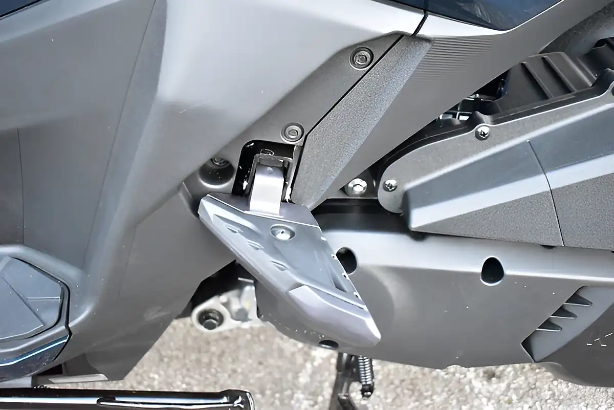 Used 2026 Kymco Skytown Petroleum Blue - Interior and Exterior details 14
